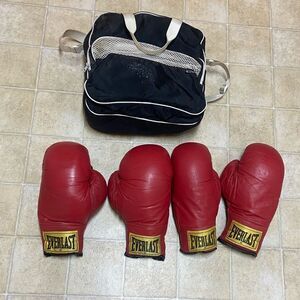 Everlast Red Boxing Gloves Tow Pairs Size 14 & 12 with Black and White Bag